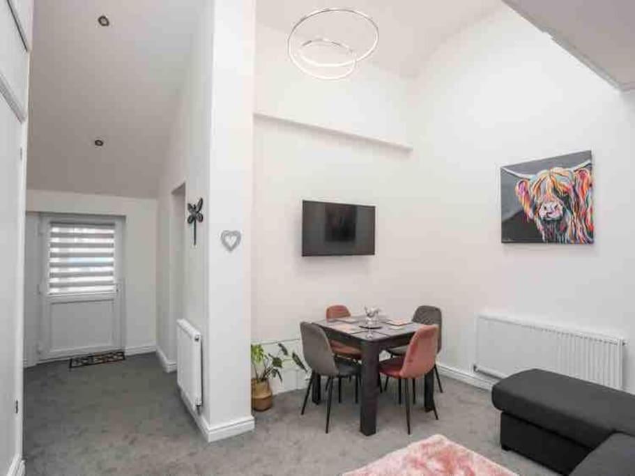 Beeches Bach, 1 Bedroom Cottage With Hot Tub Prestatyn Buitenkant foto